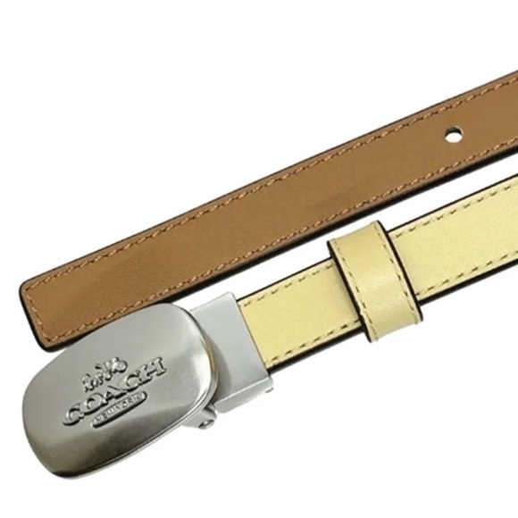 Coach brand new reversible Yellow Leather Belt with Silver Buckle - Picture 2 of 2